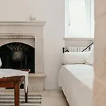 Trullamia, Trullo Storico Con Piscina *