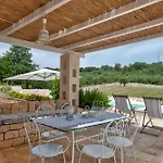 Trullamia, Trullo Storico Con Piscina Cisternino