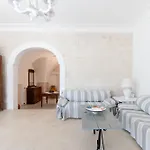 Nyaraló Trullamia, Trullo Storico Con Piscina