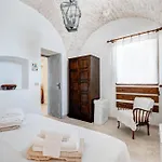 Trullamia, Trullo Storico Con Piscina Nyaraló Cisternino