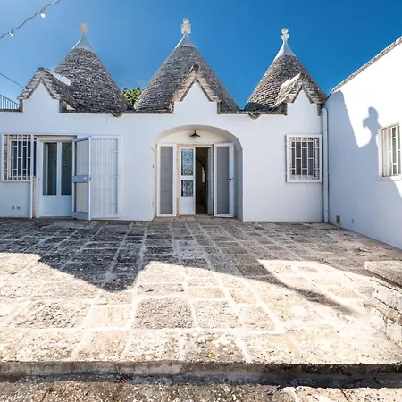 Trullamia, Trullo Storico Con Piscina Ferienhaus *