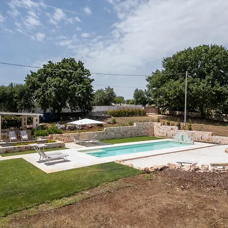 Trullamia, Trullo Storico Con Piscina * Cisternino