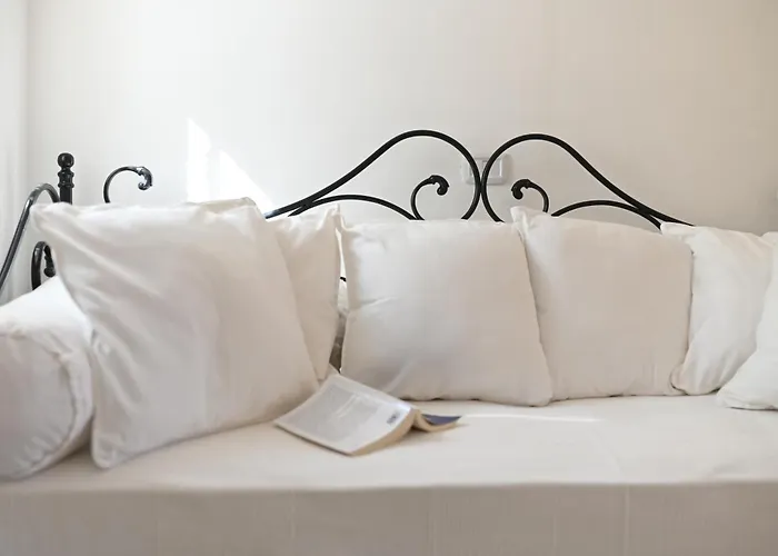 Trullamia, Trullo Storico Con Piscina * צ'יסטרנינו