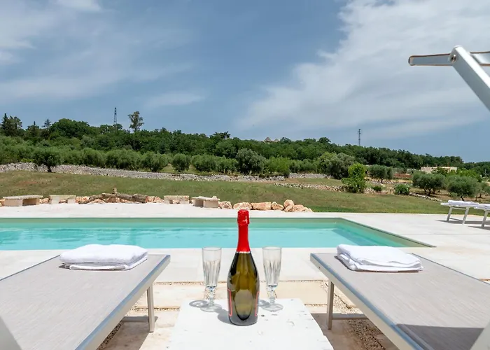 Trullamia, Trullo Storico Con Piscina *