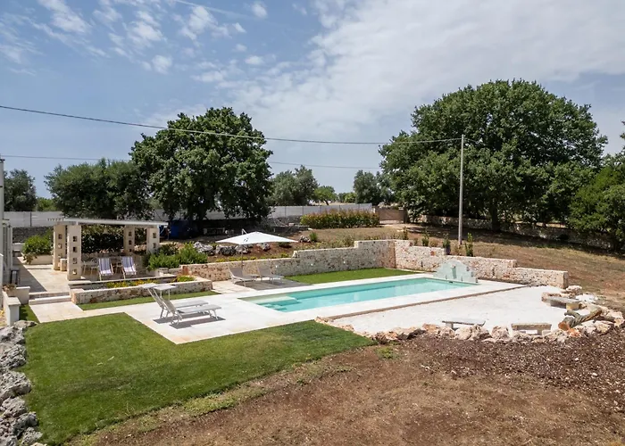 Trullamia, Trullo Storico Con Piscina * צ'יסטרנינו