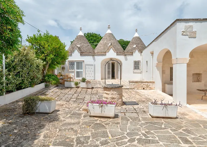 בית נופש Trullamia, Trullo Storico Con Piscina