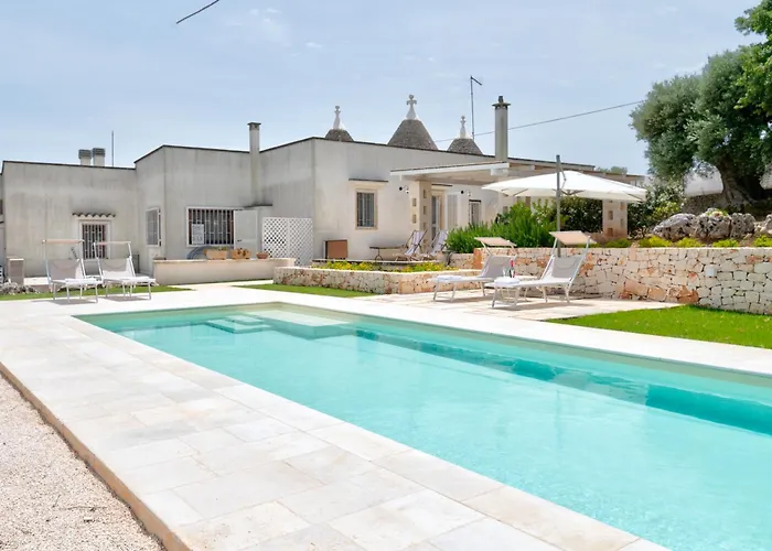 Trullamia, Trullo Storico Con Piscina צ'יסטרנינו