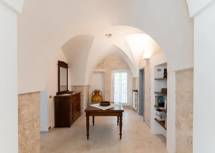 Trullamia, Trullo Storico Con Piscina * צ'יסטרנינו
