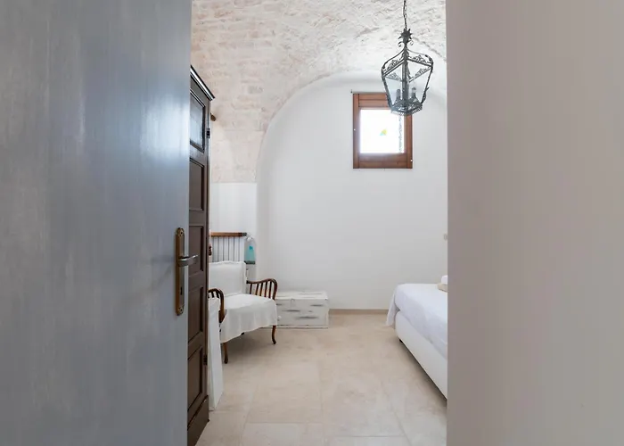 Trullamia, Trullo Storico Con Piscina *