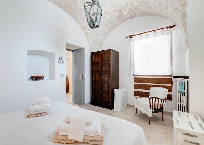 Trullamia, Trullo Storico Con Piscina בית נופש צ'יסטרנינו