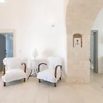 Holiday home Trullamia, Trullo Storico Con Piscina *