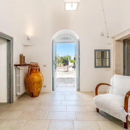Trullamia, Trullo Storico Con Piscina *