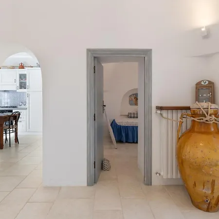 Trullamia, Trullo Storico Con Piscina *