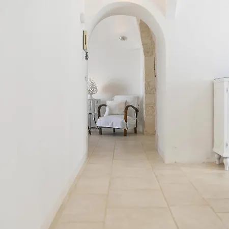 Holiday home Trullamia, Trullo Storico Con Piscina Locorotondo