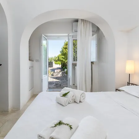 Trullamia, Trullo Storico Con Piscina Locorotondo