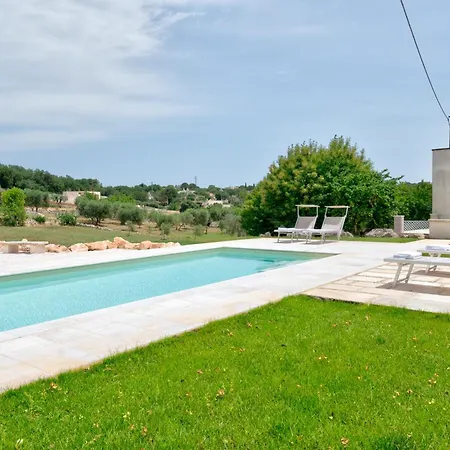 Holiday home Trullamia, Trullo Storico Con Piscina Locorotondo