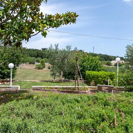 Holiday home Trullamia, Trullo Storico Con Piscina *