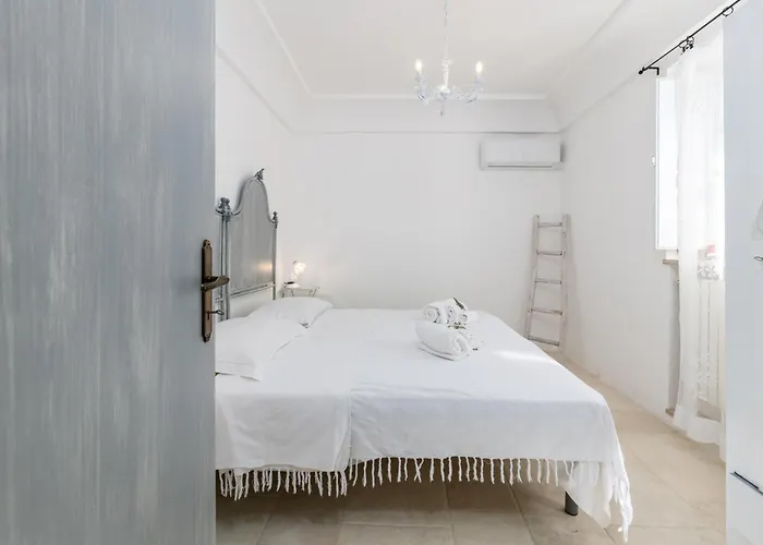 Vakantiehuis Trullamia, Trullo Storico Con Piscina Cisternino