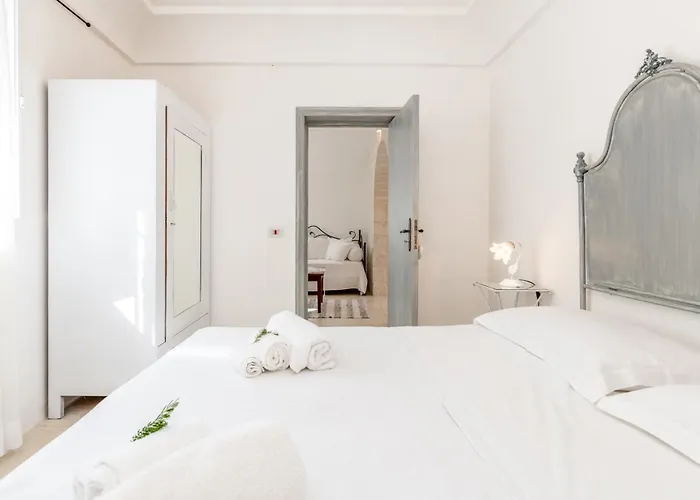 Trullamia, Trullo Storico Con Piscina Vakantiehuis